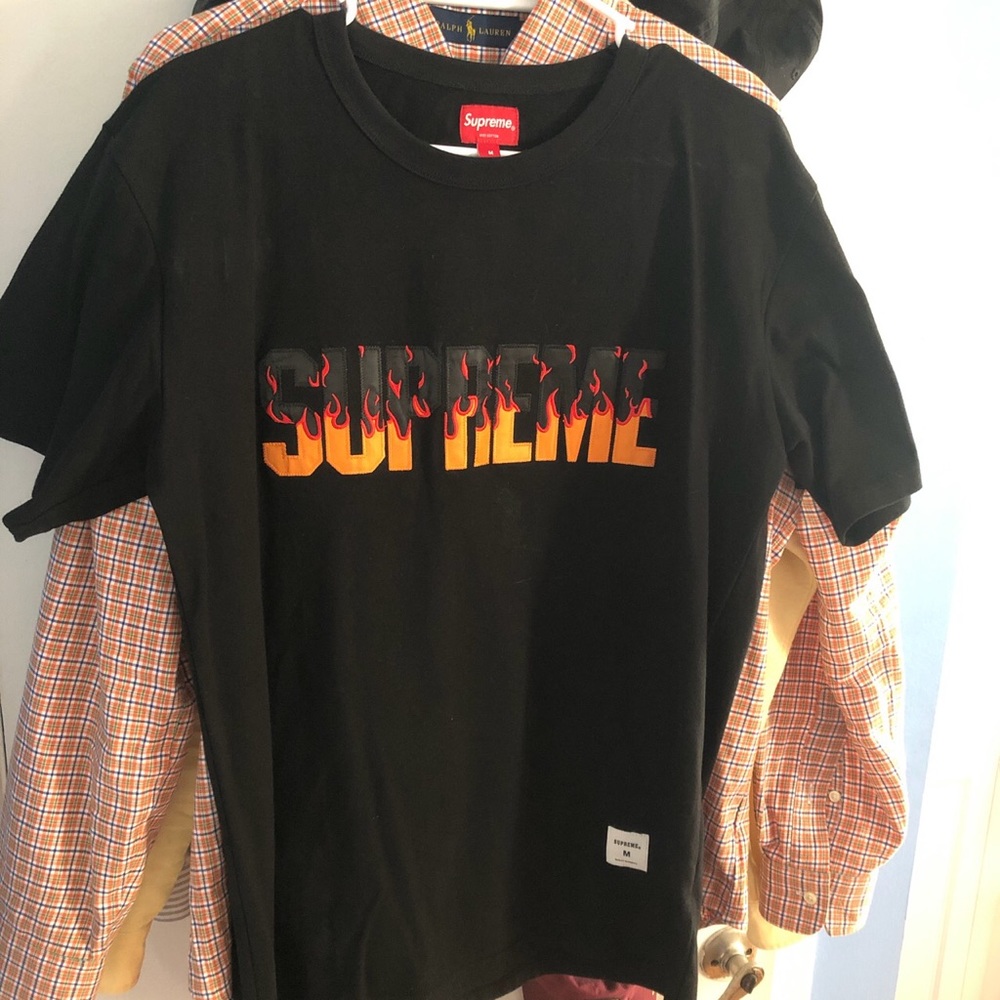 Supreme Flames S/S tee in Black